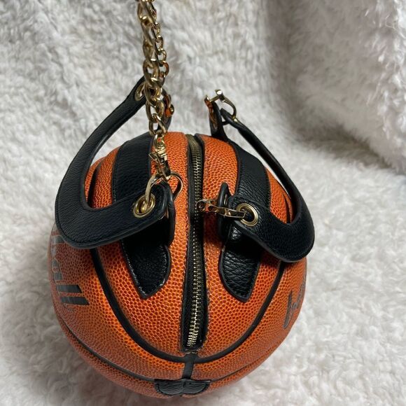 Pixar basketball shape Pu leather handbag with detachable crossbody strap - Picture 8 of 10